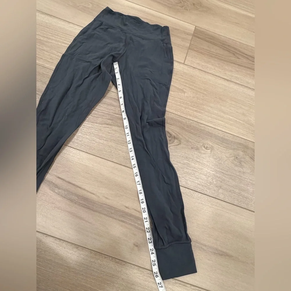 🍋 LULULEMON 🍋 Align Jogger Size 4
